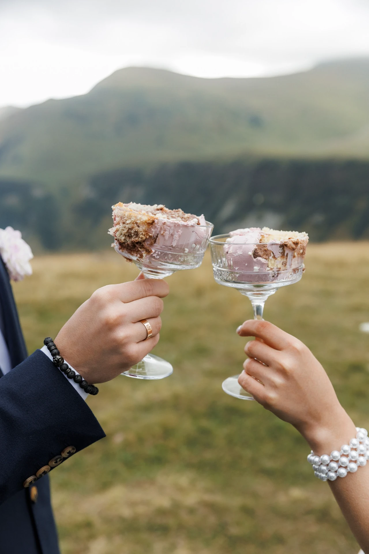 Wedding in the mountains of Gudauri Georgia with the wedding agency LETO 34