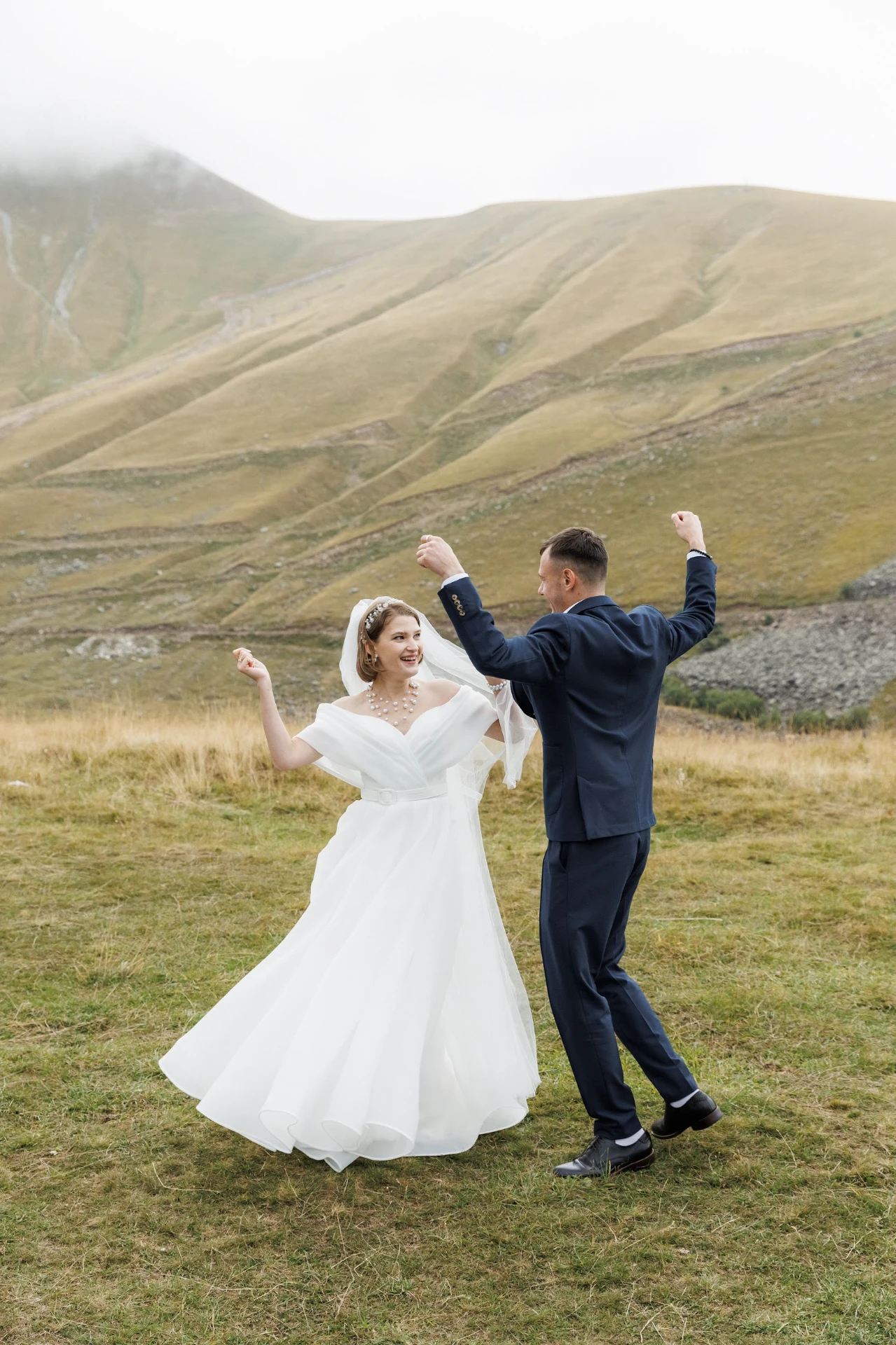 Wedding in the mountains of Gudauri Georgia with the wedding agency LETO 25